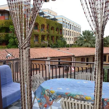 Апартаменти Appartamento Giardini Naxos