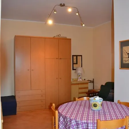 Appartamento Giardini Naxos Апартаменти Джардіні-Наксос